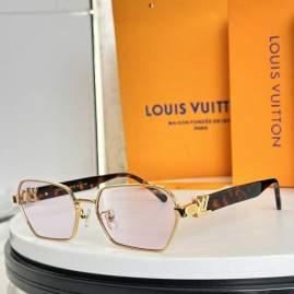 Picture of Louis Vuitton Sunglasses _SKUfw76720642fw